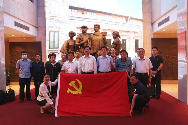 男大学生春秋有哪些基本款的实用穿搭思路?——高质量知识问答网页